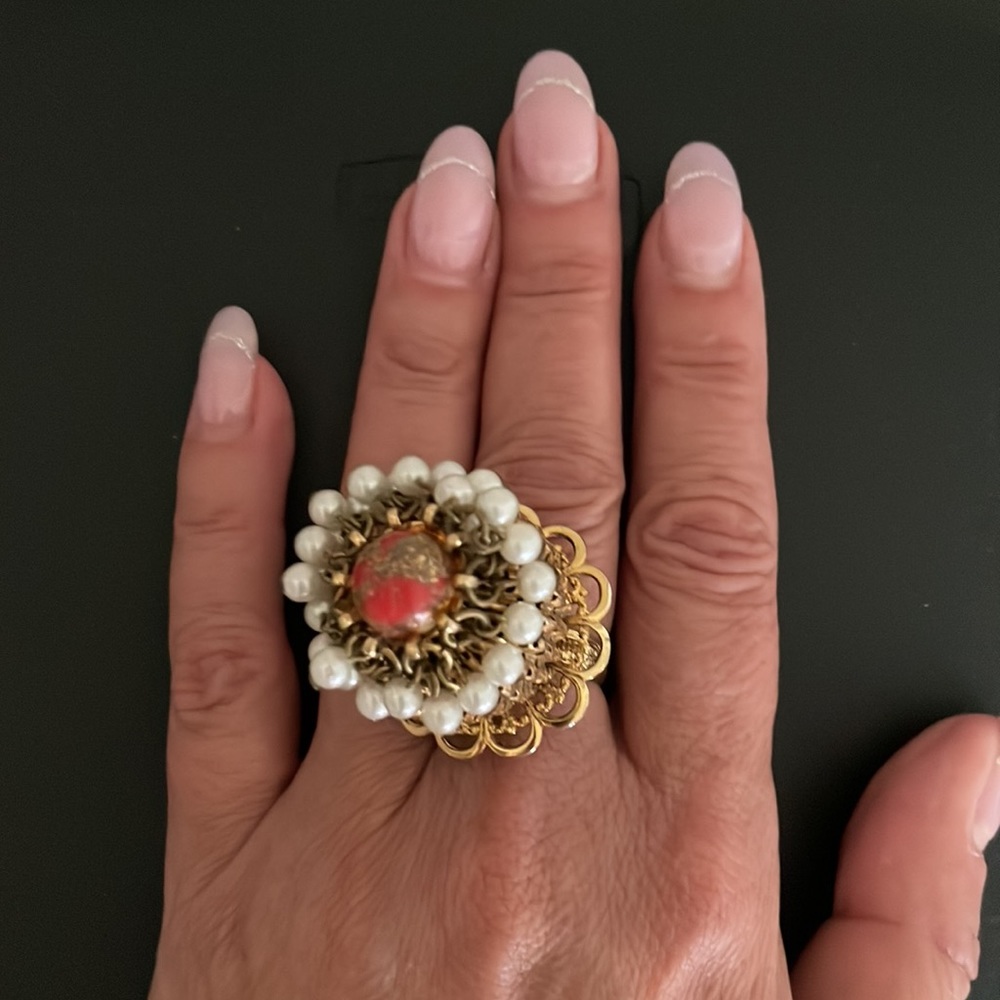 Vintage Carnelian & Pearl costume jewelry ring 💍